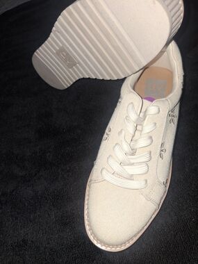 Dolce Vita Cream Canvas Lace-Up Sneakers with Subtle Embroidery